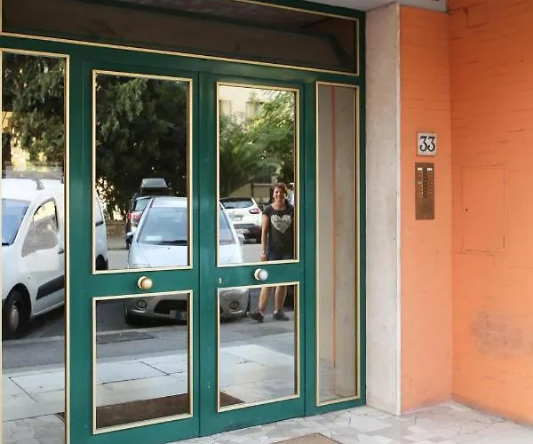 Bed and Breakfast Residenza Leone 4*
